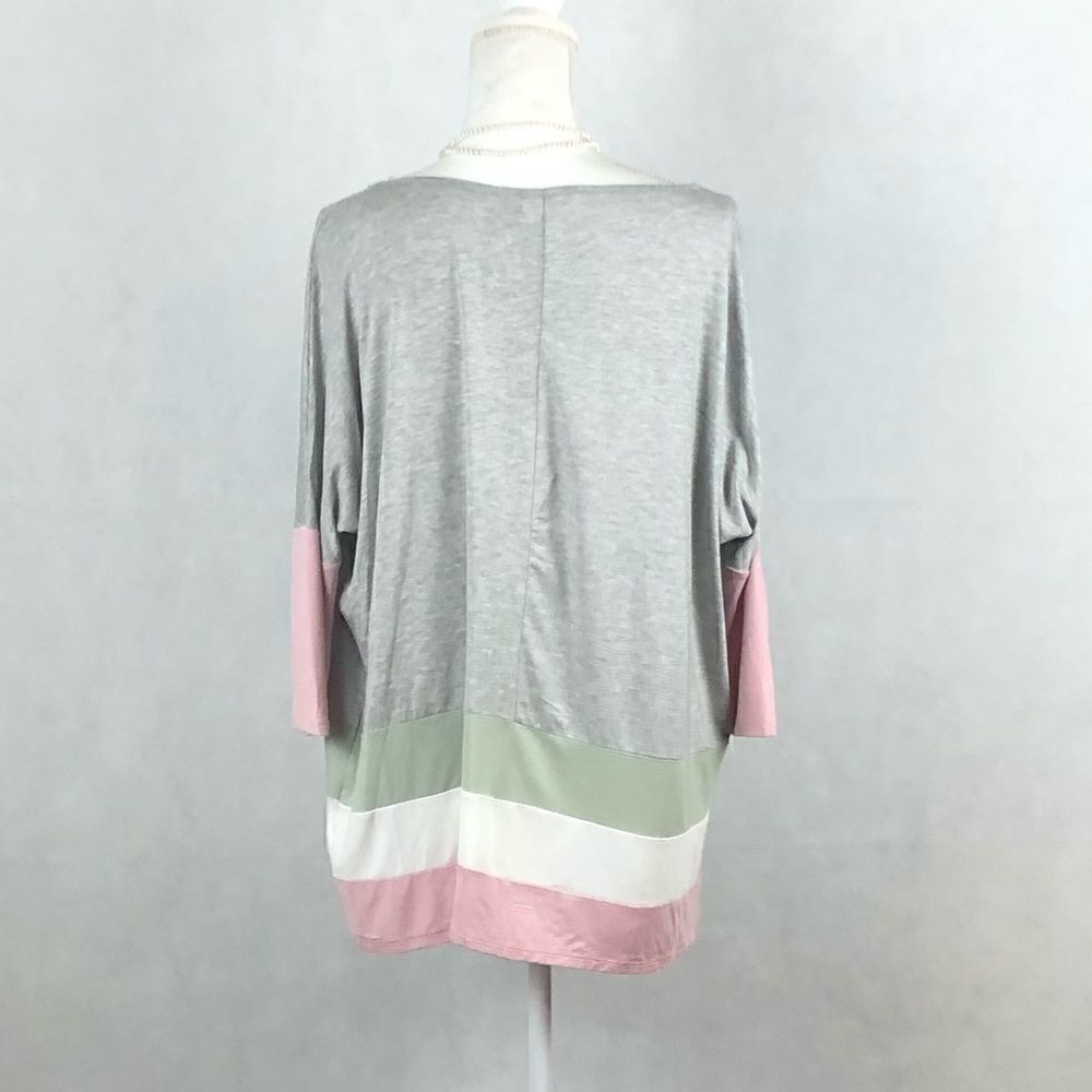 Twenty Second Colorblock Gray Top - Picture 3 of 7
